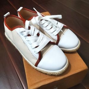 Light beige and white sneakee